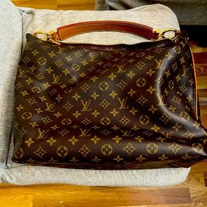 Authentic LV Sully MM. Great used condition clean inside no stains.